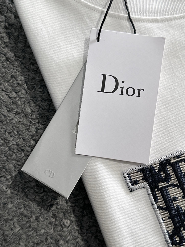 ブランドTシャツ角部分ディテール